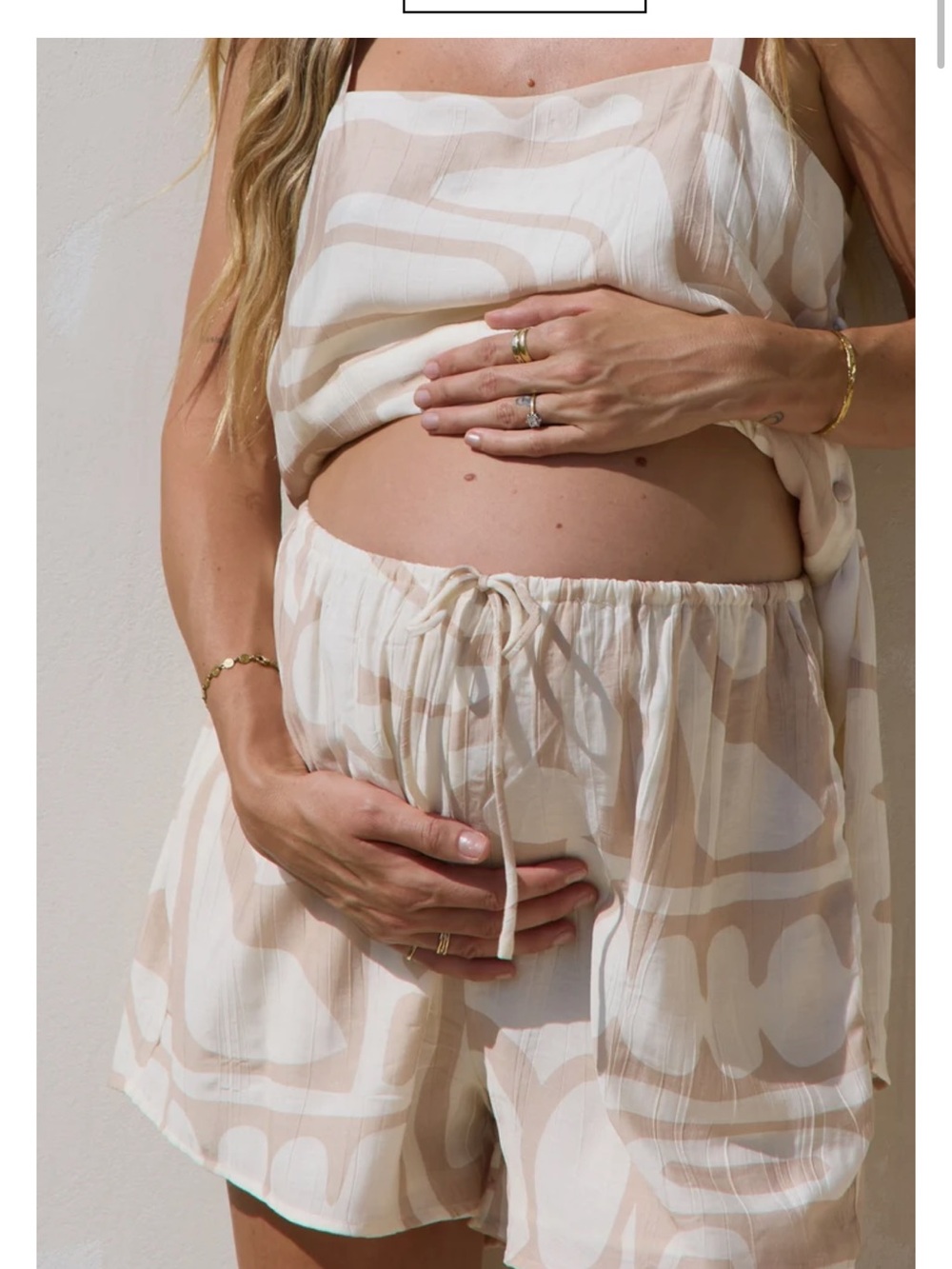 NWT Ease Away Crinkle Short - Neutral Abstract
